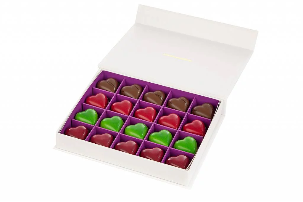 Win een Valentijnsbox met chocoladehartjes van The Chocolate Line!