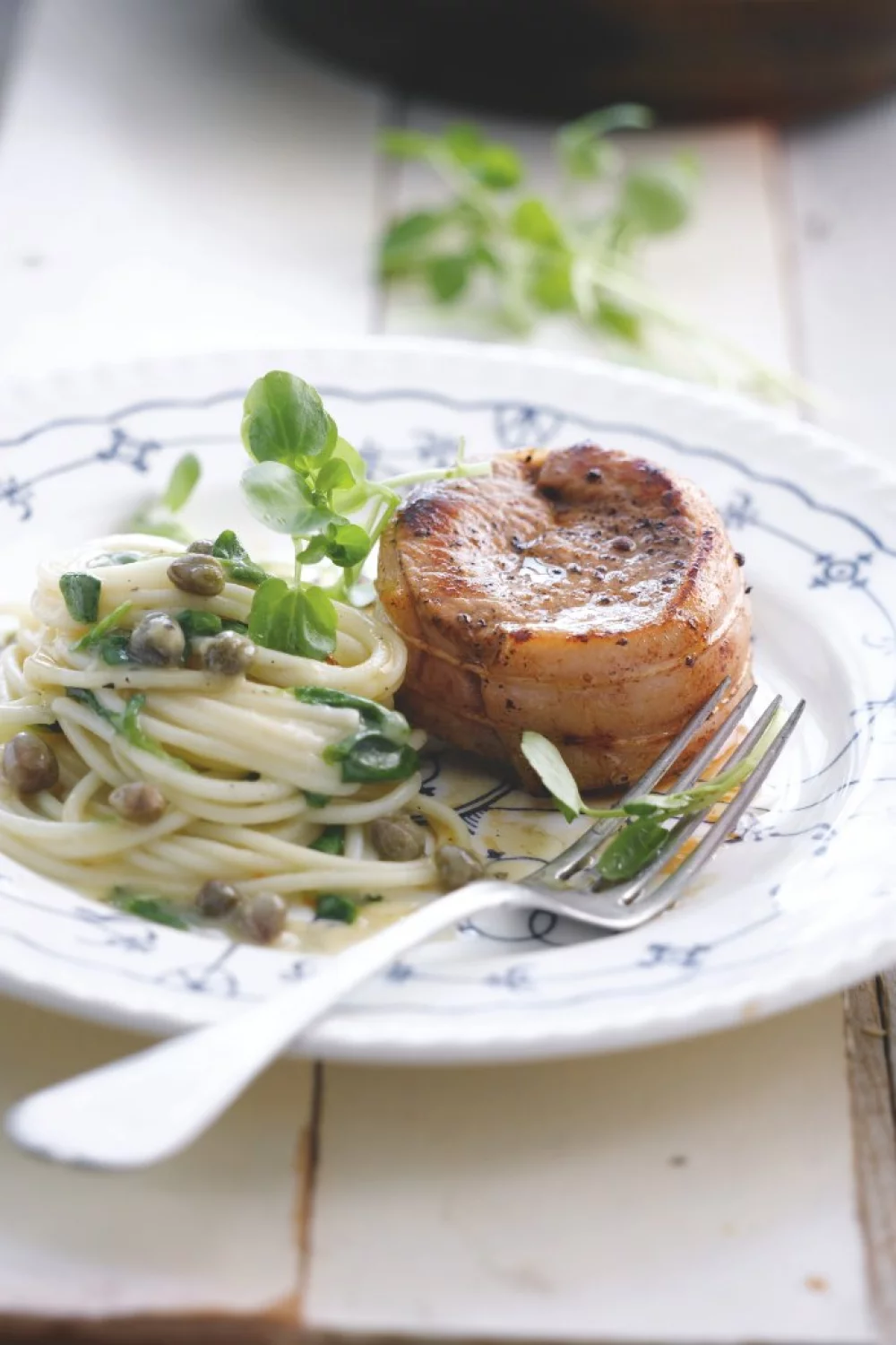 Kalfsmedaillon met kappertjesaus