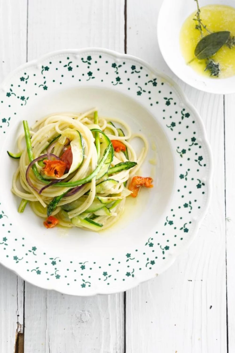 Groentepasta met zongedroogde tomaat