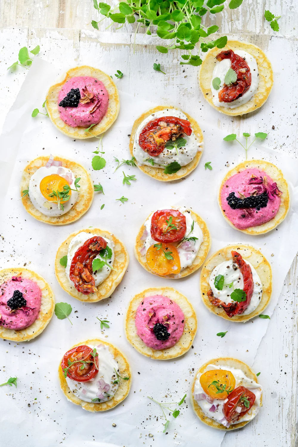 Blini's met dips