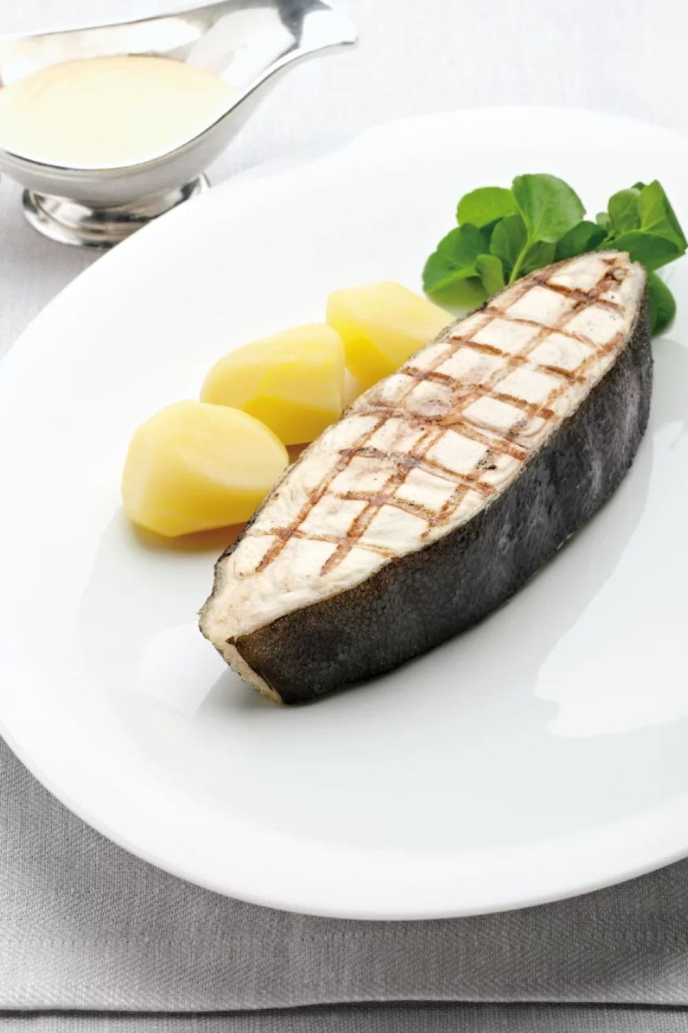 Gegrilde heilbot met mosterdsaus