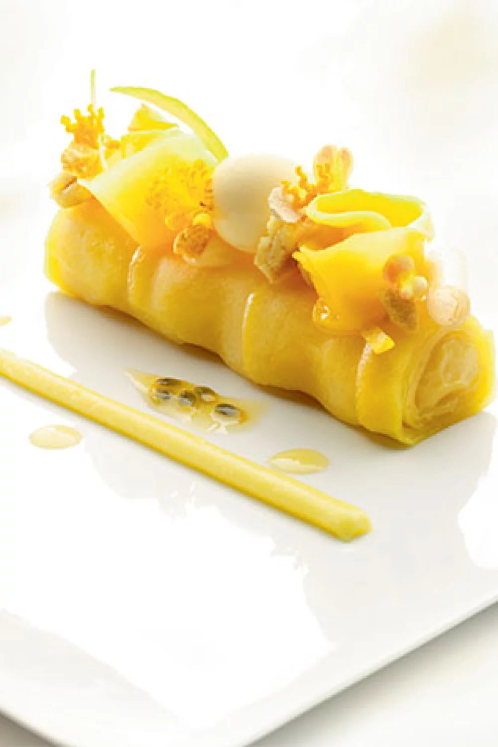 Sushi en ravioli van mango en passievrucht