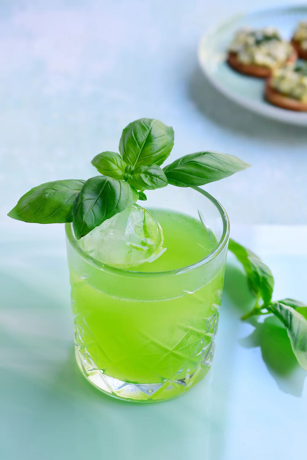 Gin basil smash