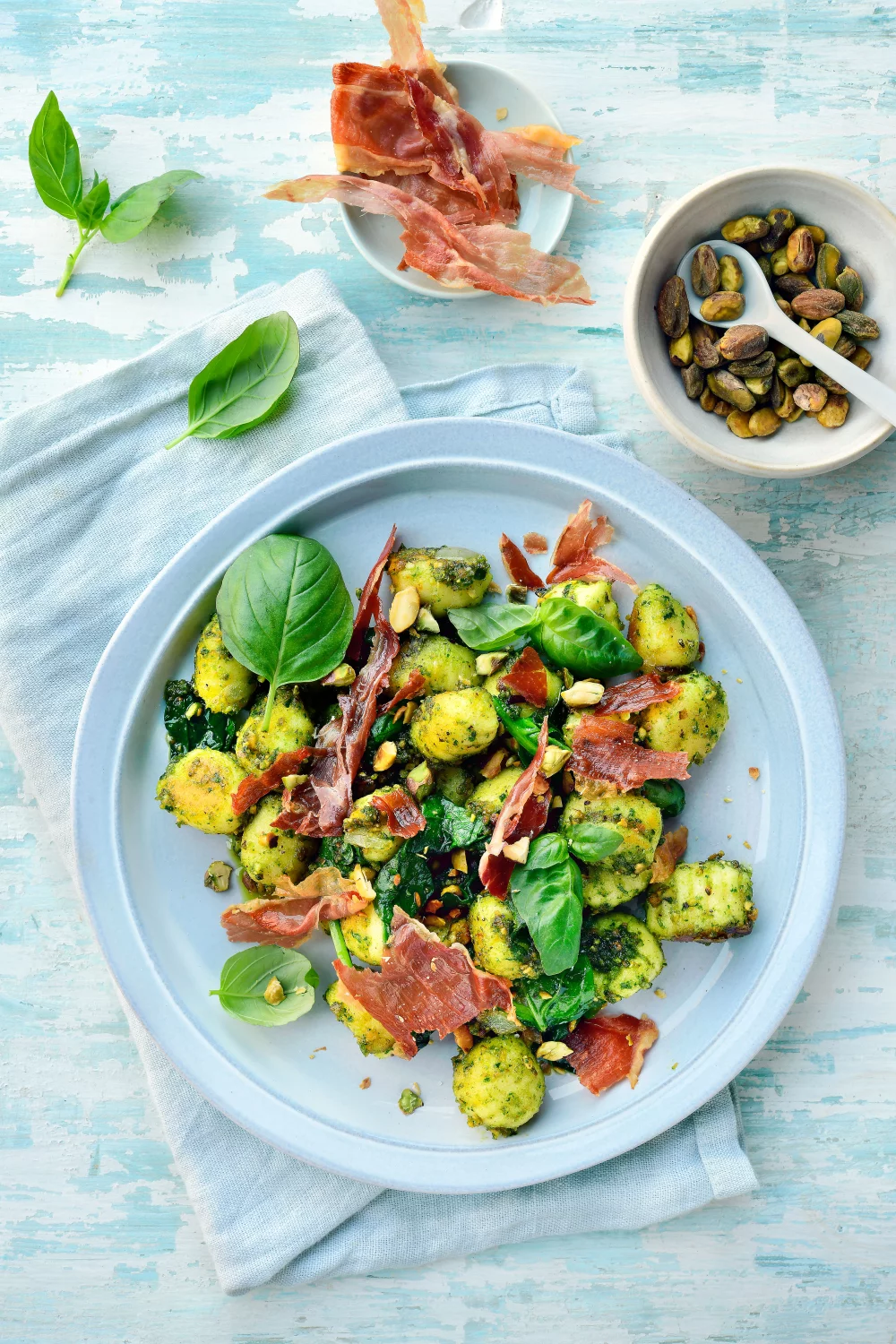 Gnocchi met pistachepesto en krokante ham