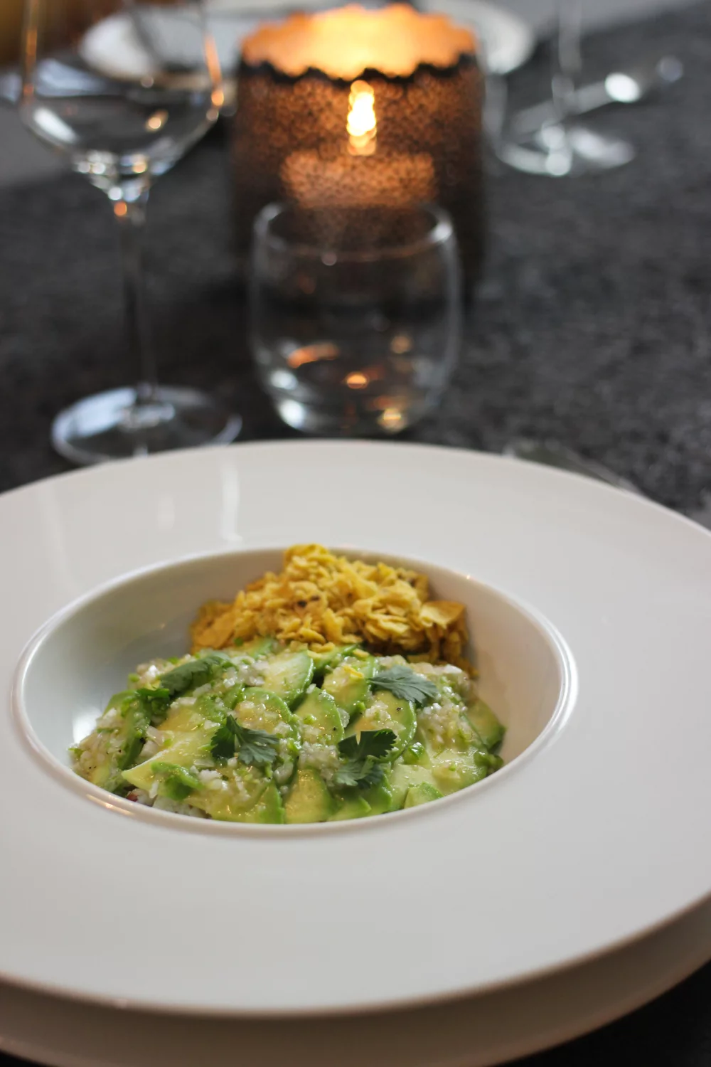 Noordzeekrab met avocado en rode peper