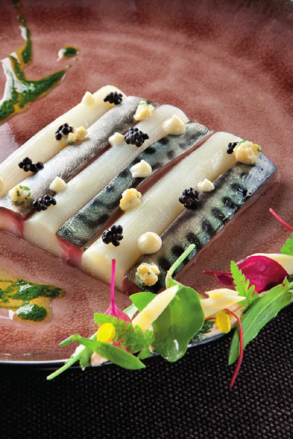 Duinasperges met gemarineerde makreel