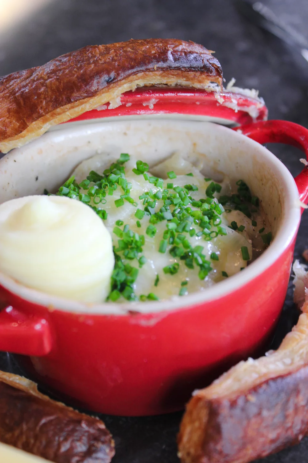 Tarbot en ‘cocotte’ met prei, truffel en sherry