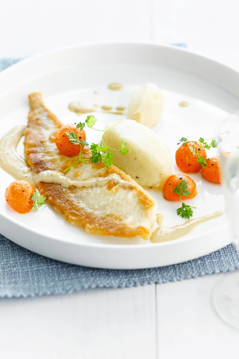 Pladijs met zalf van aardpeer en jus van cichorei
