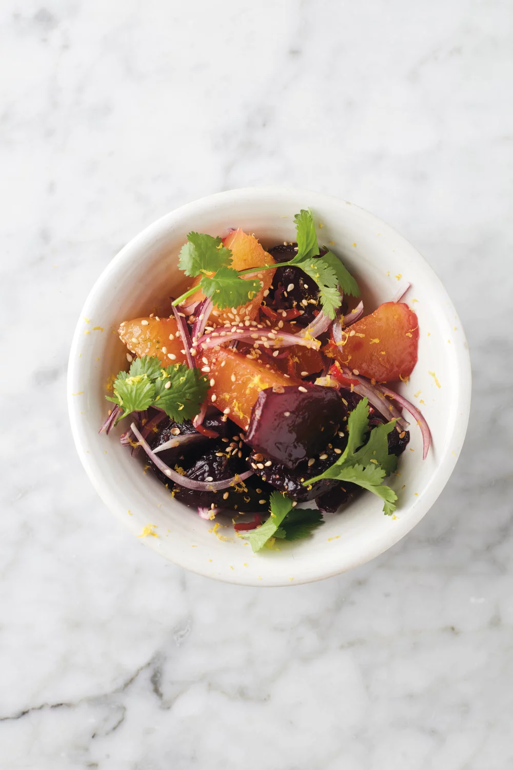 Thaise salade van gepofte rode biet