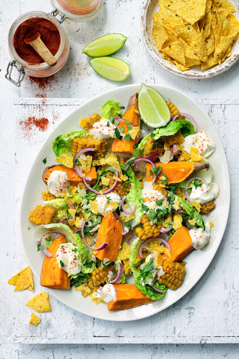 Mexicaanse salade met zoete aardappel en maïs