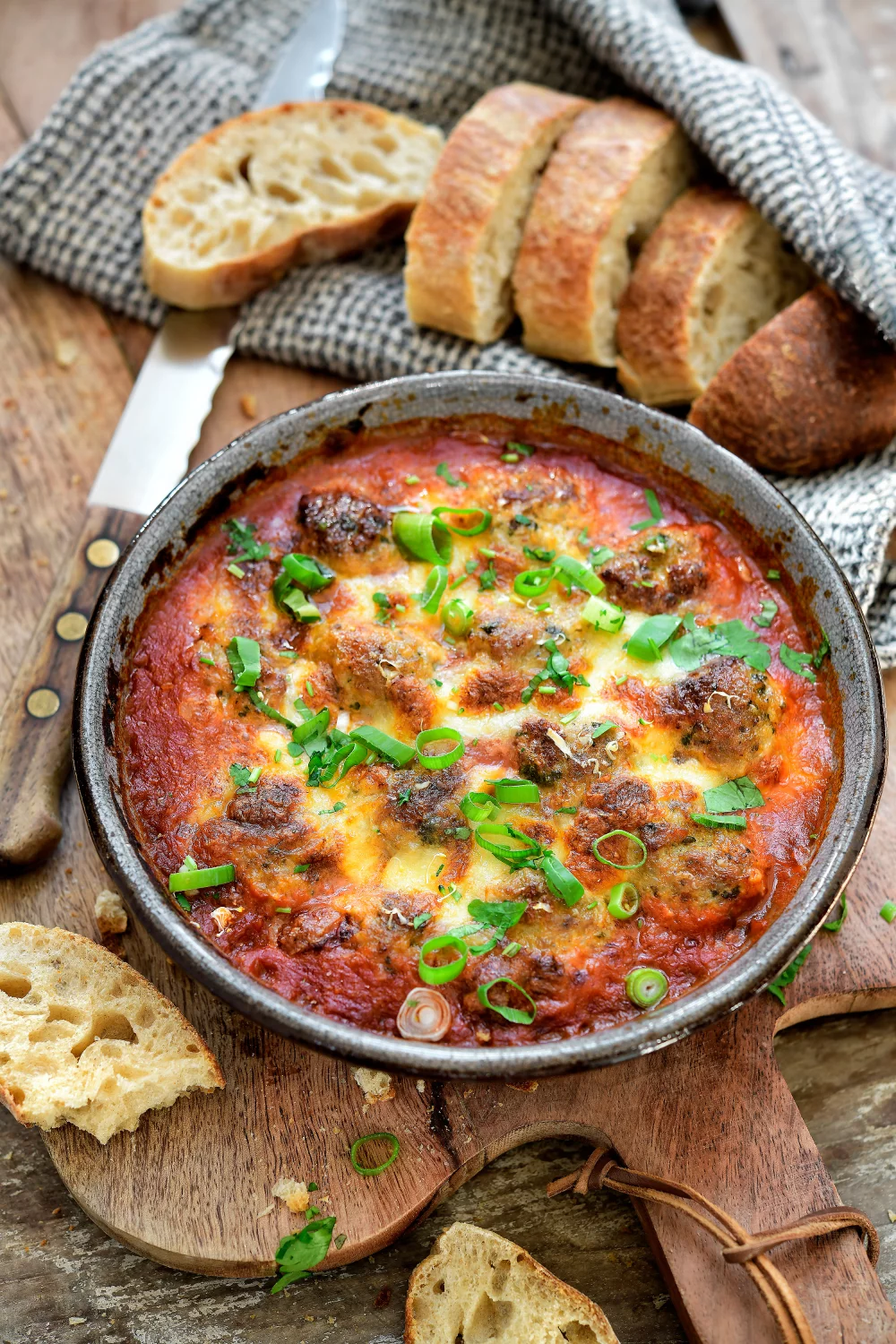 Gegratineerde worstgehaktballen uit de oven