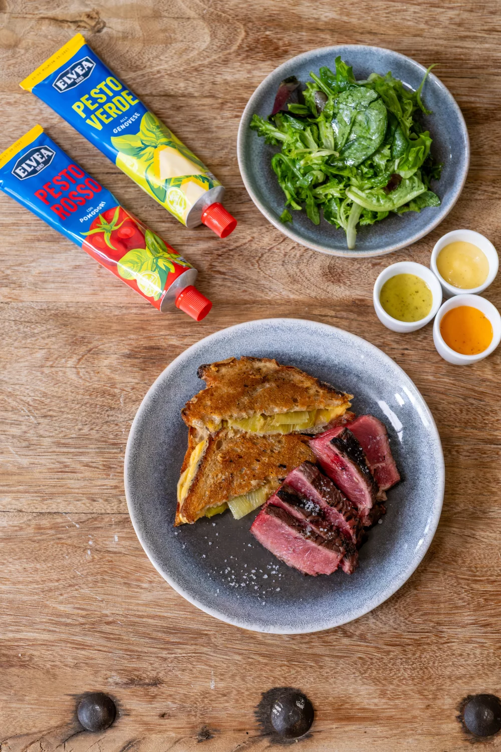 Steak sandwich met gesmoorde prei