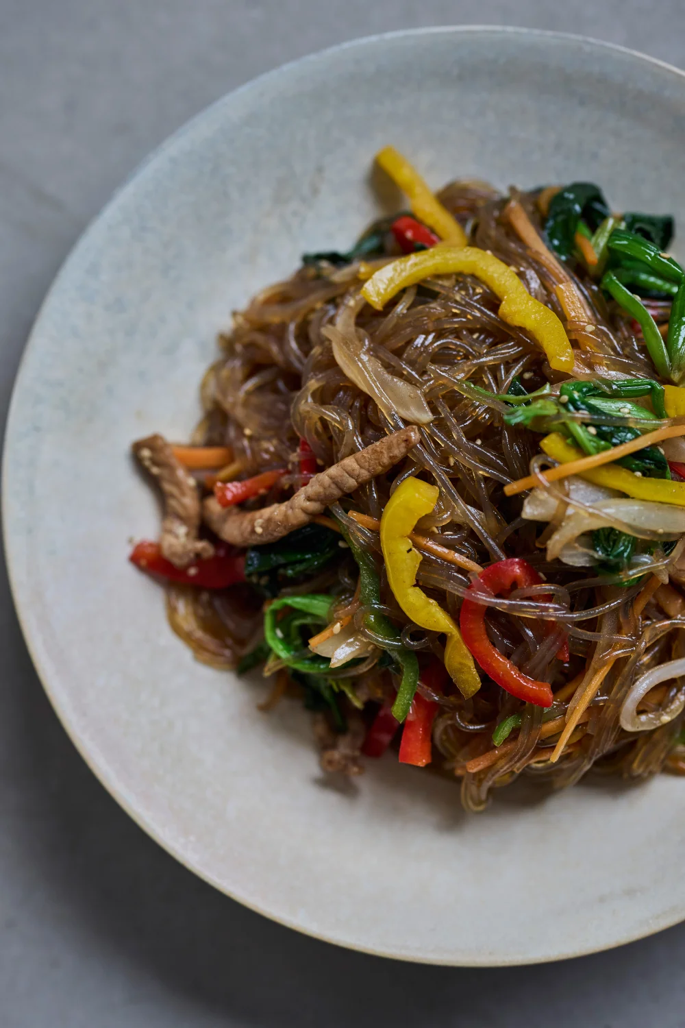 Japchae: Koreaanse glasnoedels met groenten