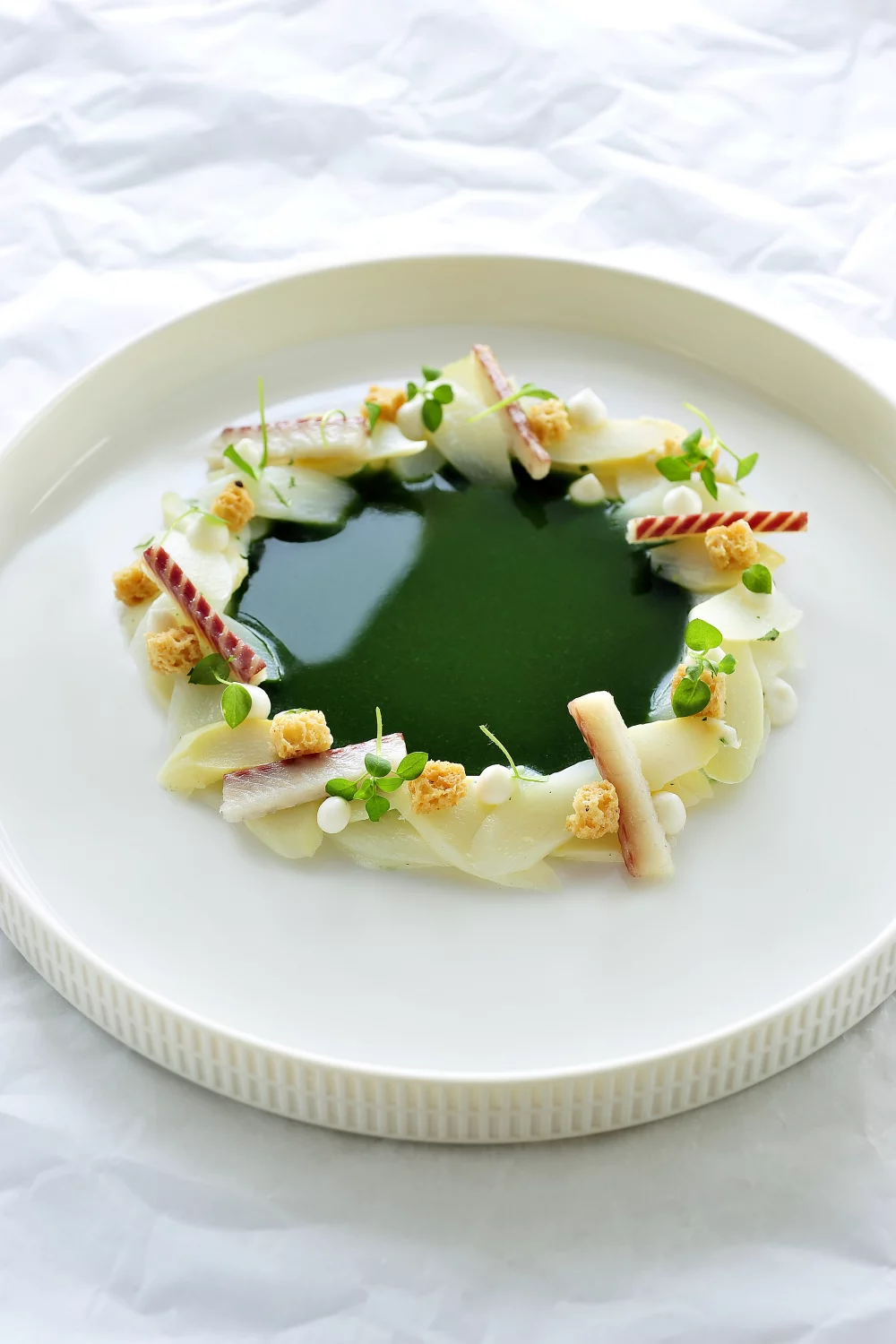 Asperges met waterkers en gerookte paling