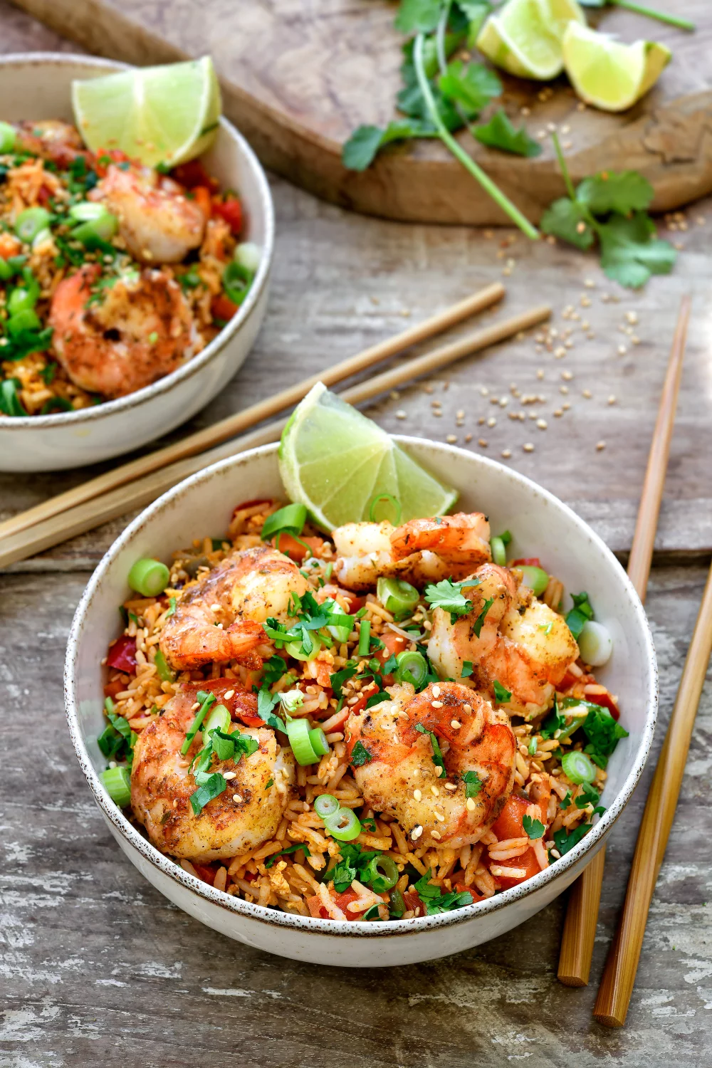 Pikante rijst met gochujang en gebakken scampi