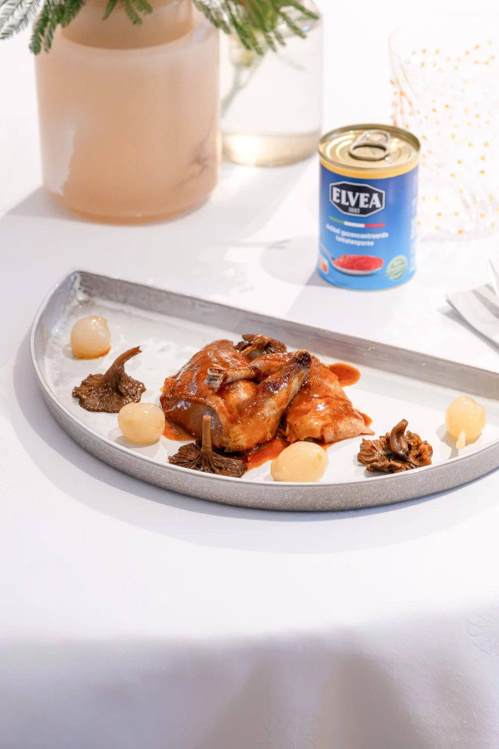 Anjouduif met zilveruitjes en cantharellen