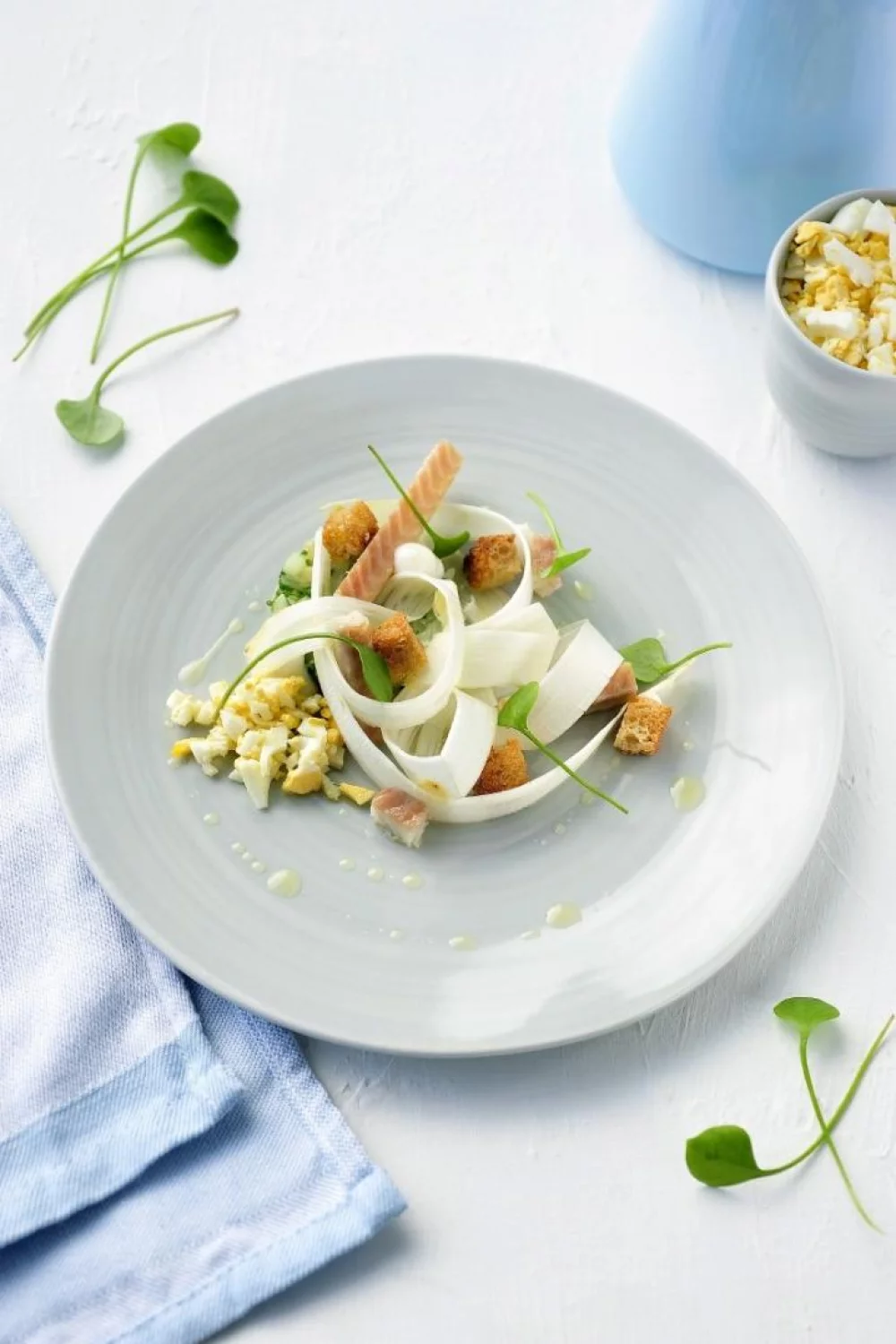 Asperges met gerookte paling en ei