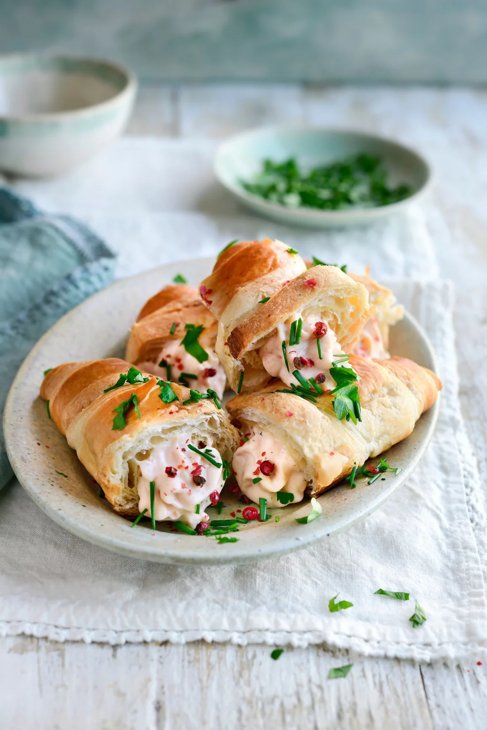 Croissanthorentjes met zalmmousse
