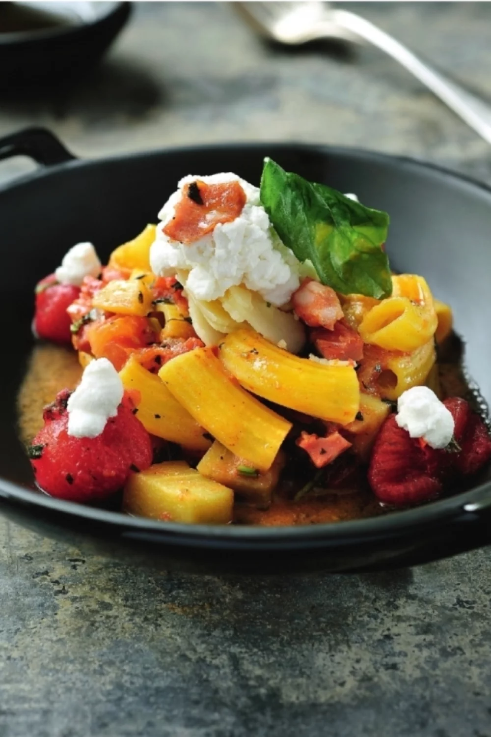 Penne met gevulde courgettebloem