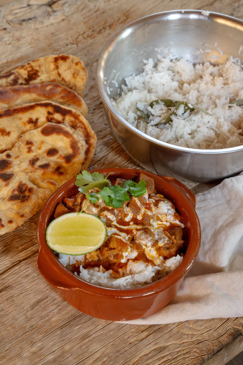 Lamscurry met flatbread en rijst