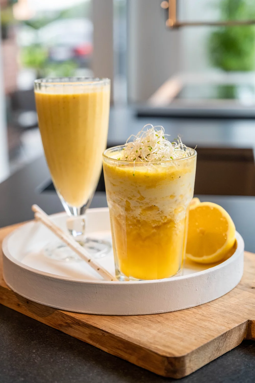 Gele toverdrank met ananas