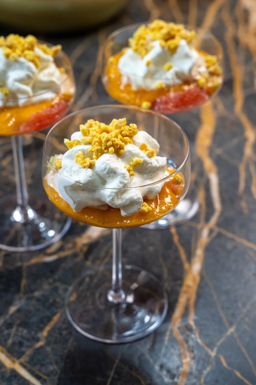 Citrussalade met chai latte ijs