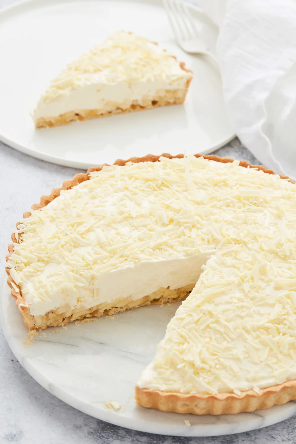 Bananentaart met luchtige witte chocolademousse