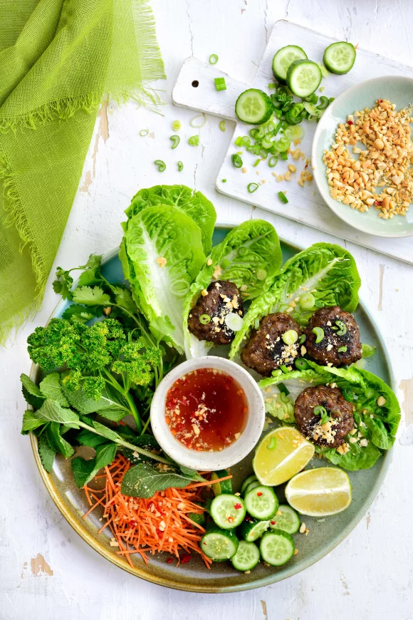 Aziatische mini-burger salade