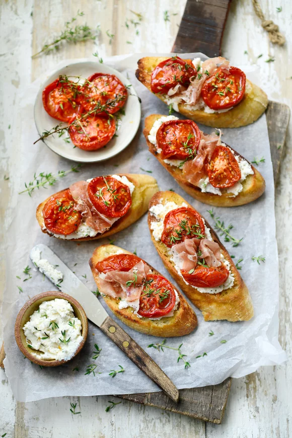 Bruschetta met langzaam geroosterde tomaatjes