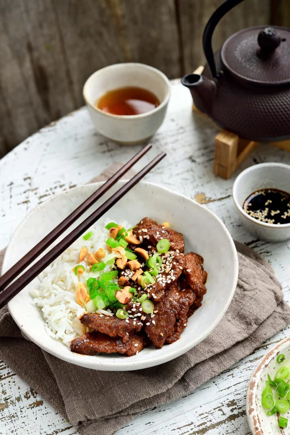 Beef bulgogi met rijst en pinda