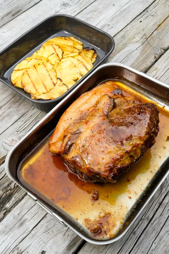 Spiering Duke of Berkshire traag gegaard in de oven met gegrilde ananas