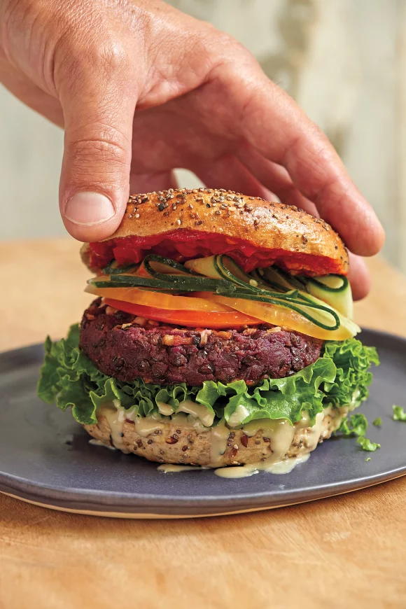 Vegetarische linzenburgers met zoete aardappel en shiitake