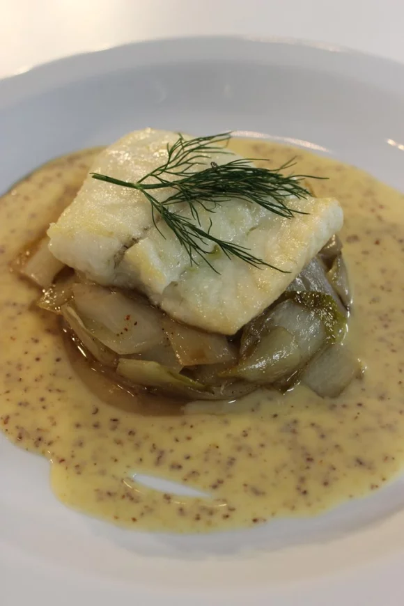 Filet van griet met gekarameliseerd witloof en mosterdsaus