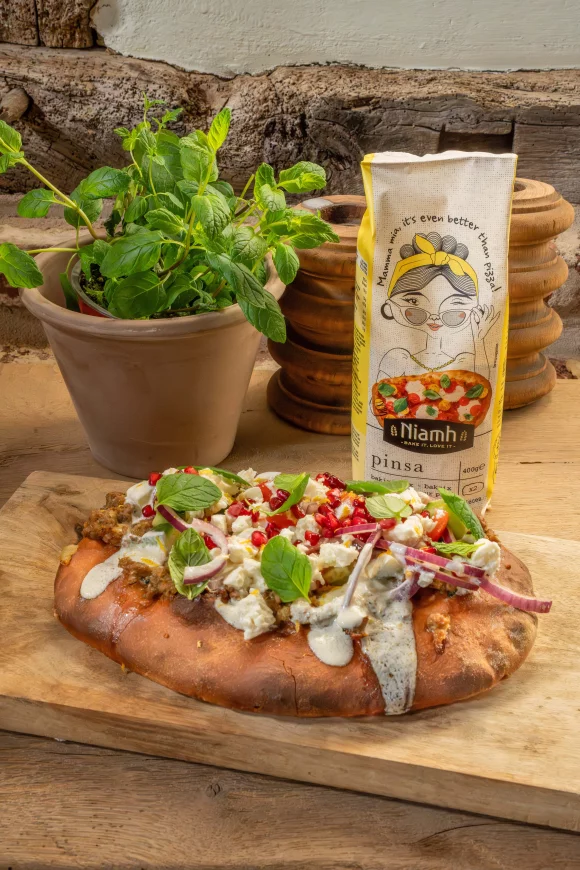 Pinsa met lamsgehakt 