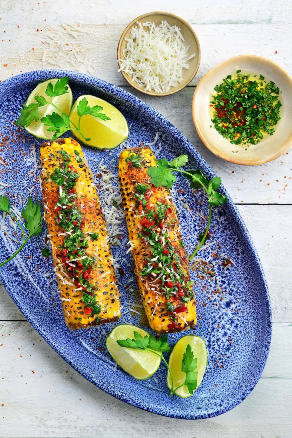 Gegrilde maïs met koriander-limoensalsa