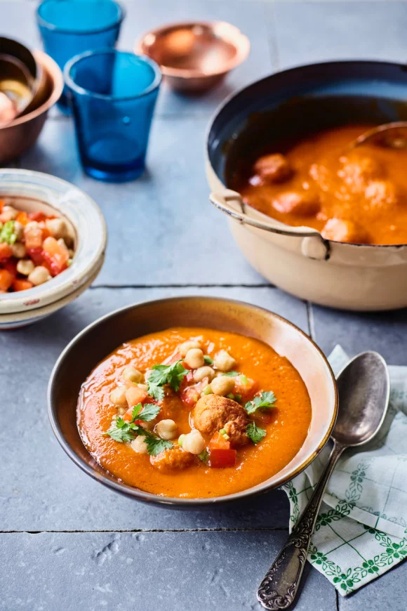 Marokkaanse tomatensoep met merguez en kikkererwten