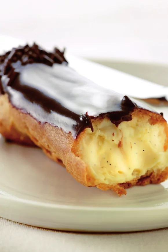 Eclairs gevuld met banketbakkersroom