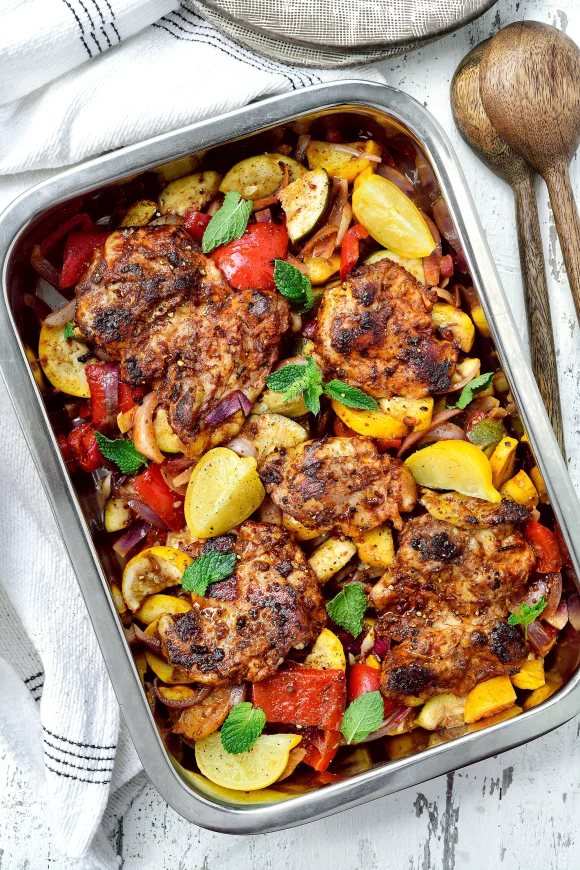 Traybake met harissakip en groentjes