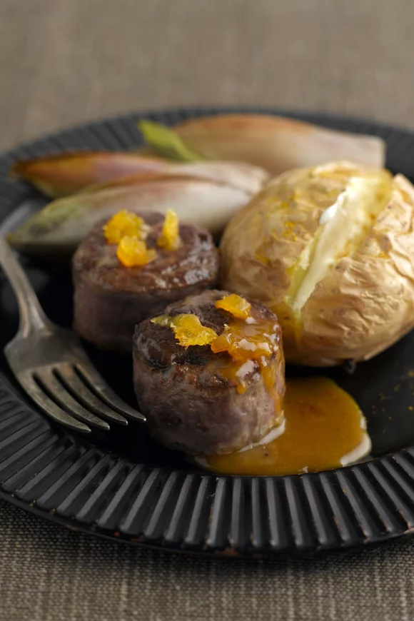 Hazenrug medaillon met portosaus