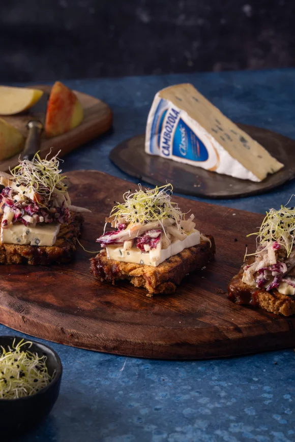 Peperkoektoastjes met Cambozola
