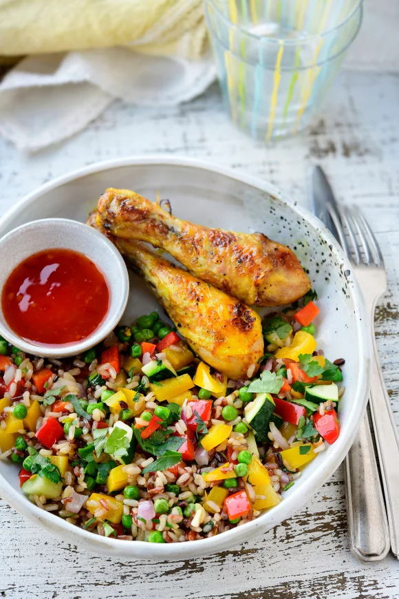 Gebakken rijst met sticky chili-kippenboutjes