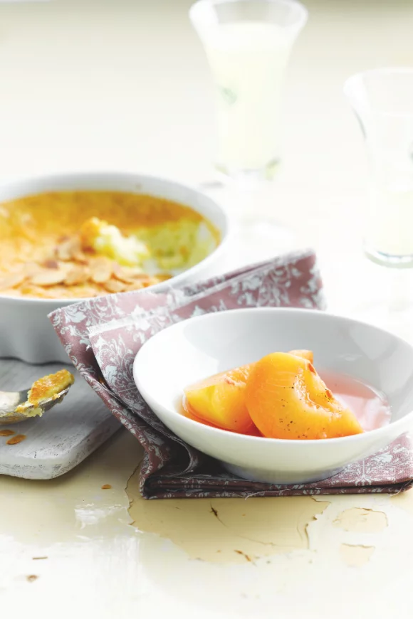 Flan met nectarines gepocheerd in limoncello