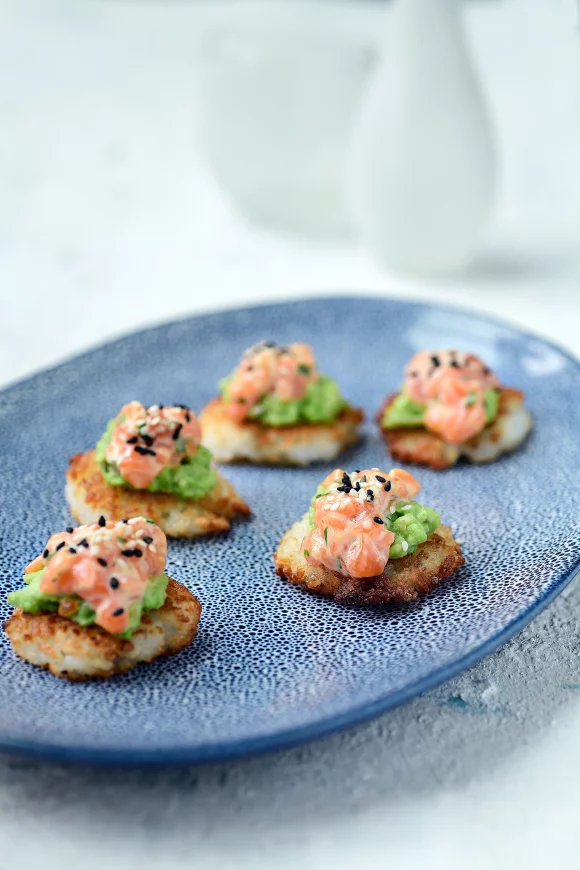 Crispy rijst met spicy zalmtartaar (viral TikTok recept)