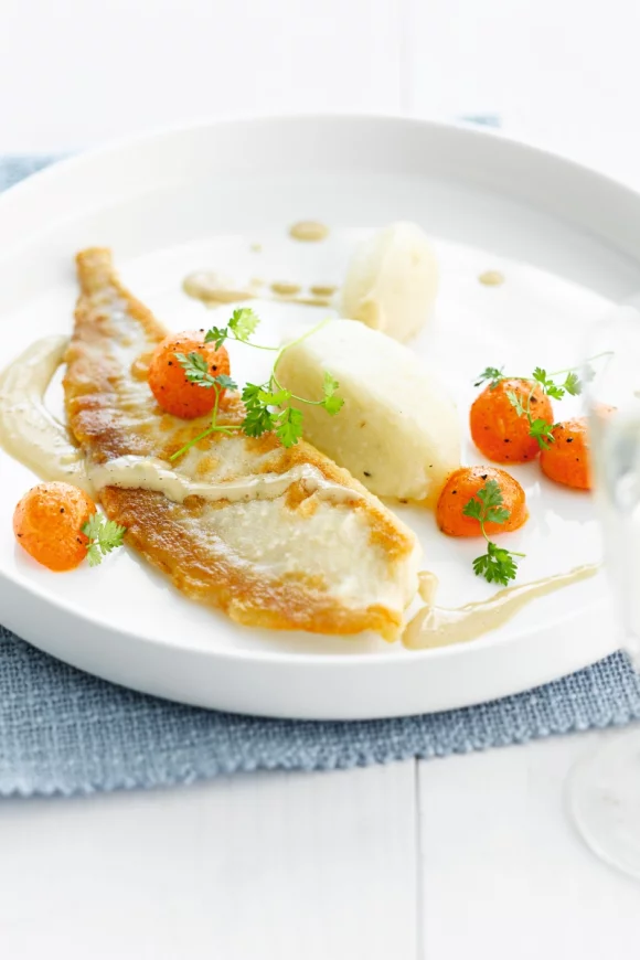 Pladijs met zalf van aardpeer en jus van cichorei