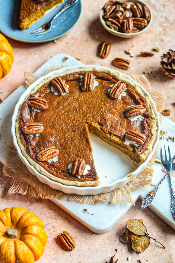 Vegan pumpkin pie met pecannoten