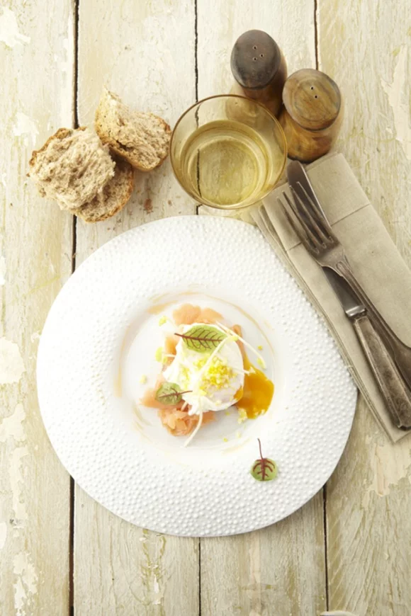 Gepocheerd eitje met gerookte zalm