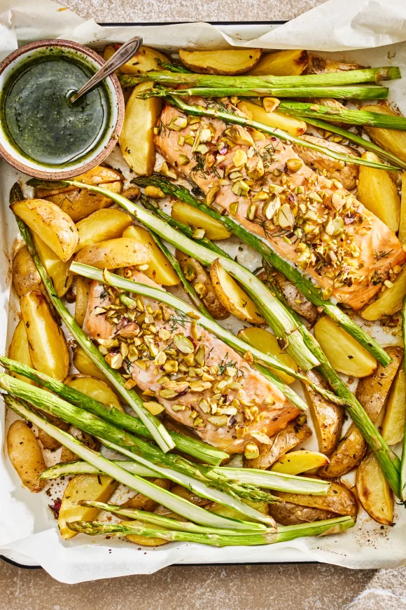 Zalm met honing-dillemarinade en pistaches