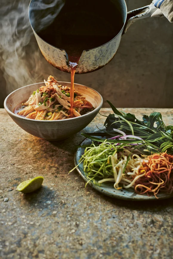 Bún gà Huế: Vietnamese noedelsoep met kip