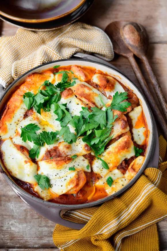 One pot moussaka met halloumi