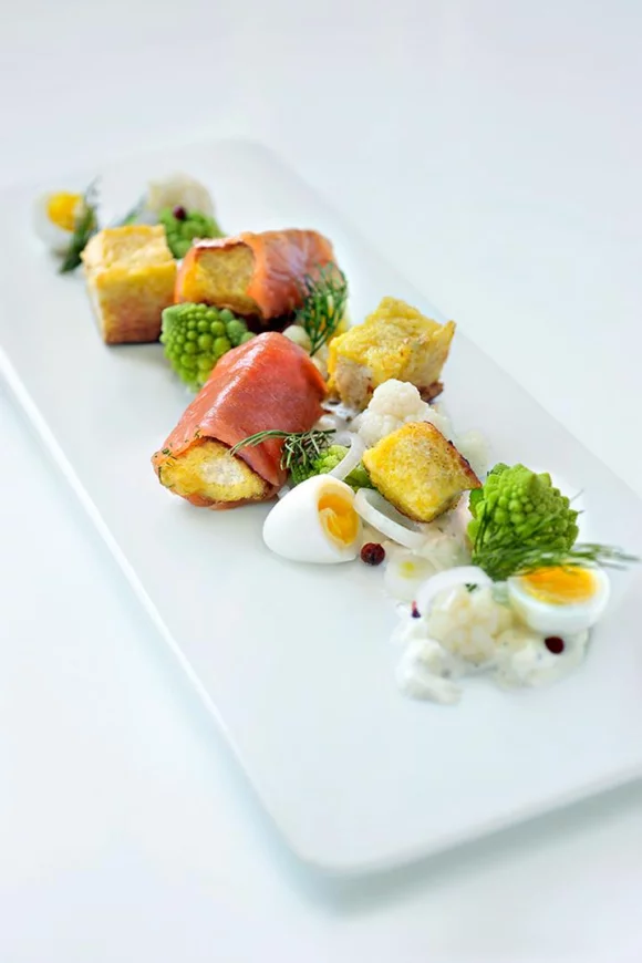 Verloren brood met zalm en dille